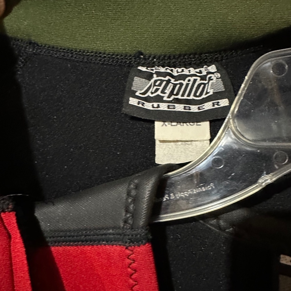 Genuine Jet Pilot Men’s XL 2 piece Wet Suit - Picture 10 of 10